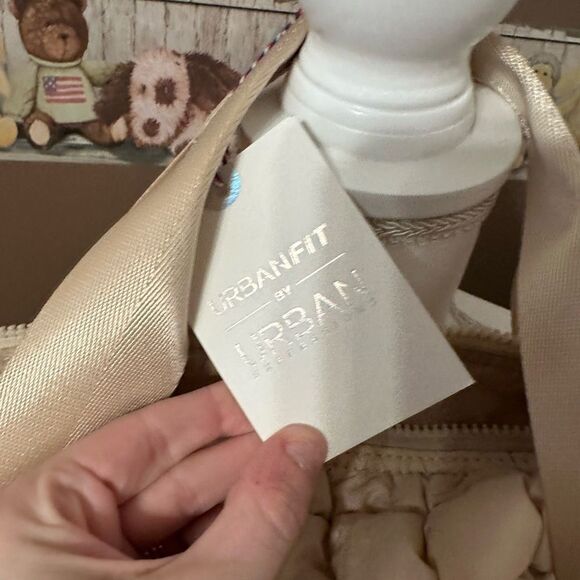 Urban expressions Elegant Cream Quilted Women's Bag NWT - Picture 2 of 8